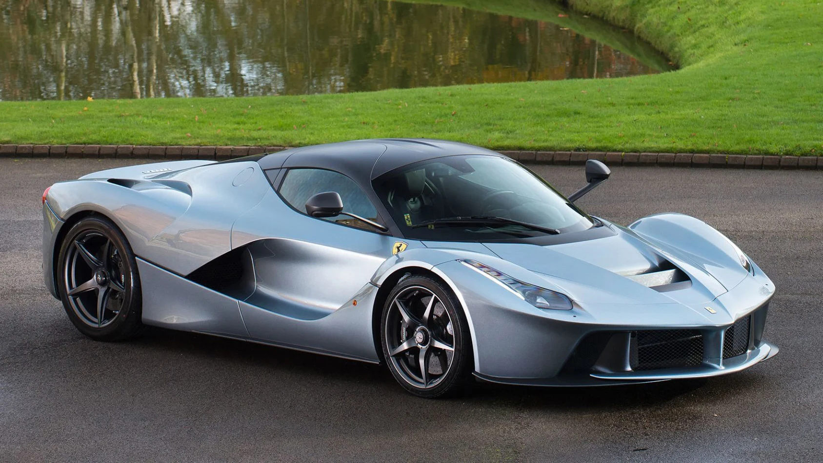 FERRARI CAR PRICE IN PAKISTAN 2025